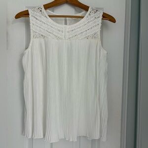 Adiva White Lace Sleeveless Blouse